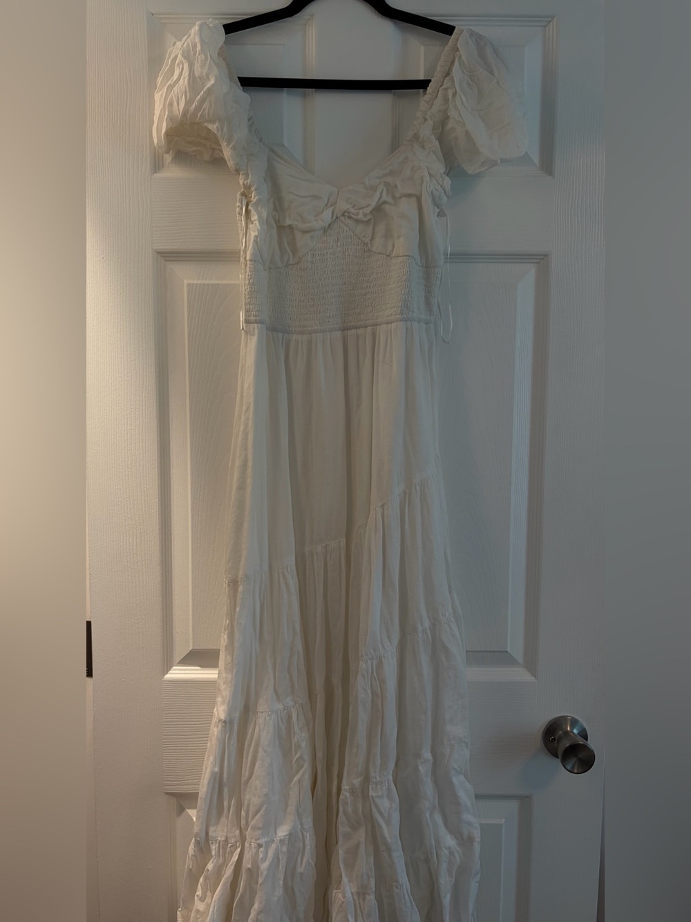 Women's White Tiered Maxi Dress with Puff Sleeves